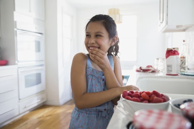 Frische Himbeeren bleiben im SafeLoc® Obst- und Gemüsebeutel frisch für Kinder.